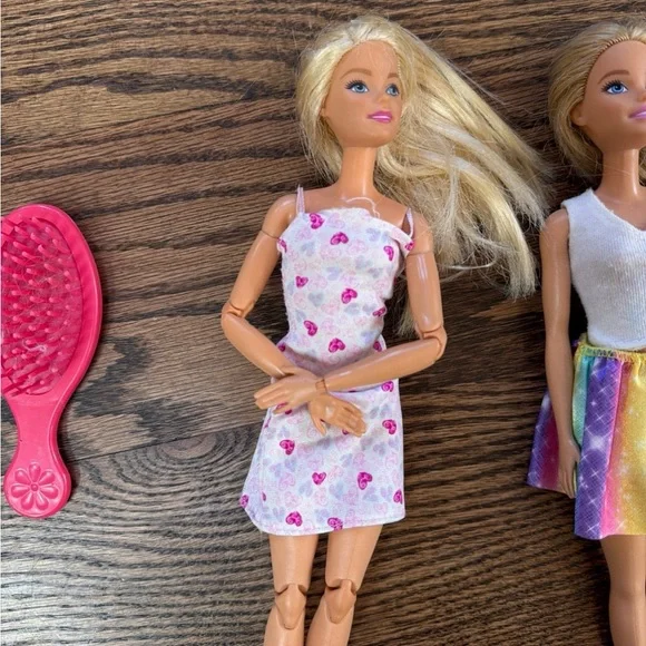 Barbies bundle - Picture 2 of 5